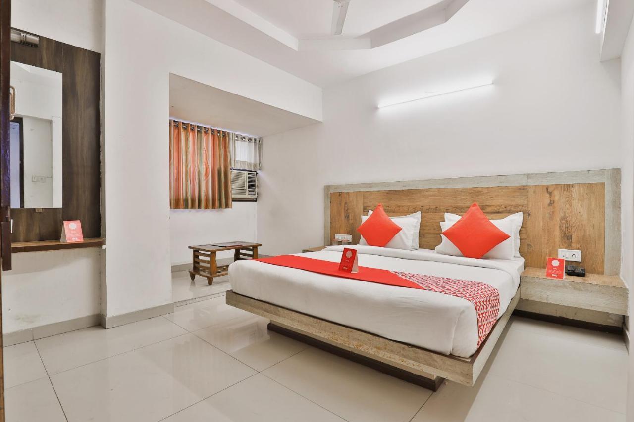 Oyo 8758 Hotel Swagatam Ahmedabad Exterior photo
