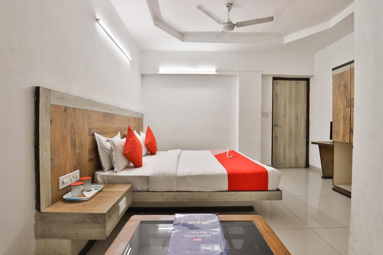 Oyo 8758 Hotel Swagatam Ahmedabad Exterior photo