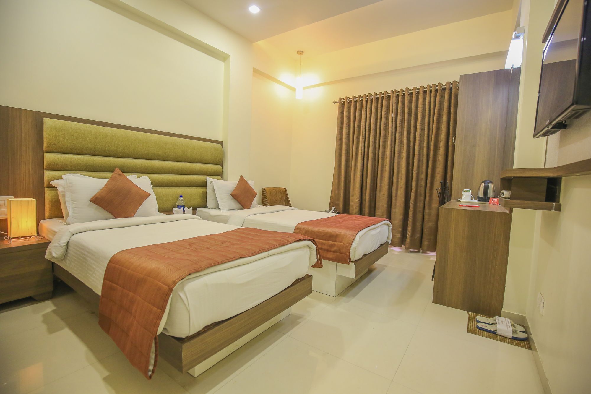 Oyo 8758 Hotel Swagatam Ahmedabad Exterior photo